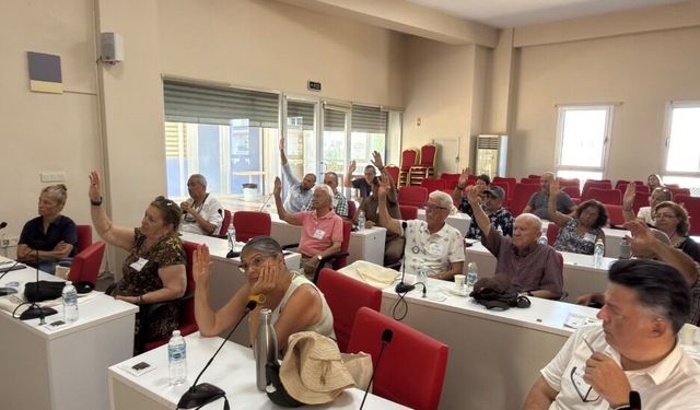 İzmir'de Yurttaş Meclisi maratonu 30 ilçeye yayılıyor
