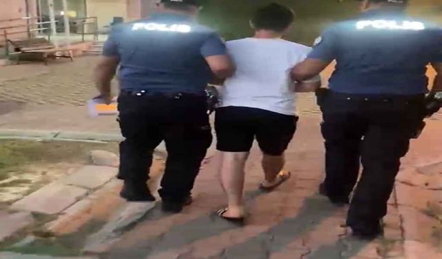Karşıyaka'da aranan hükümlü yakalandı! 27 yılın üzerinde hapis cezası bulunuyordu