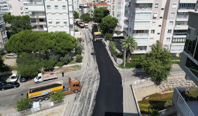 Narlıdere'de kullanım ömrünü tamamlayan yollar yenileniyor: 11 mahalle için kollar sıvandı