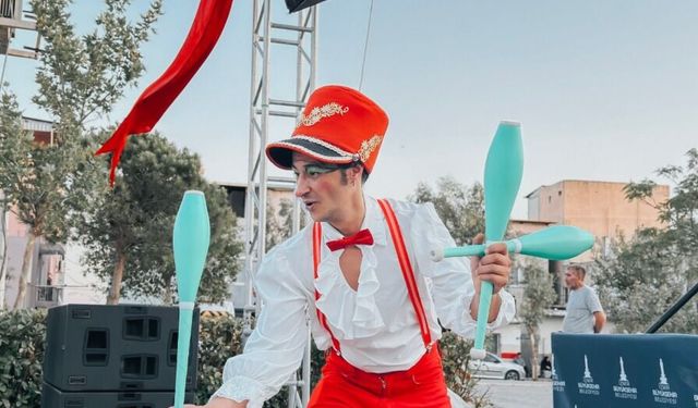 Sihirbazlar, konserler ve spor alanları... İzmir'in 23 noktasında şenlikler olacak