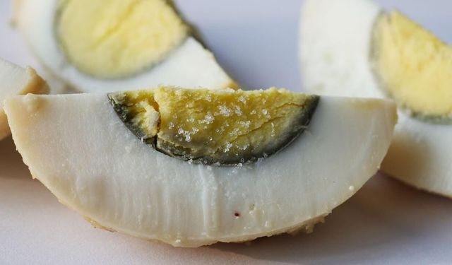 Yıllardır yanlış biliniyormuş, haşlanmış yumurtadaki yeşil halkanın sırrı çözüldü
