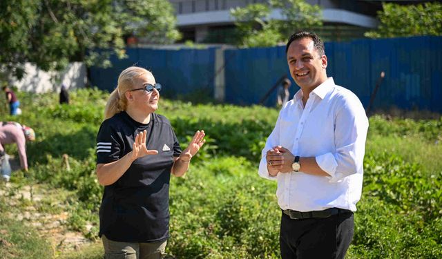 Başkan Eşki’den Kent Bostanı ziyareti: "Kadın emeğiyle Bornova daha bereketli"