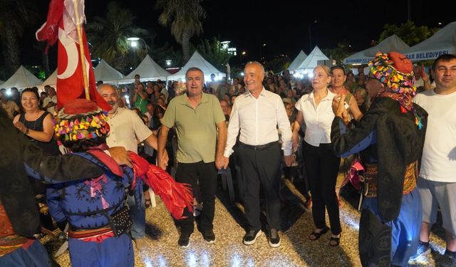 10 mahalle, 72 etkinlik, binlerce ziyaretçi: TeosFest 2026 Sığacık’ta veda etti