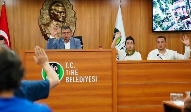 15 istifa, 1 başkanvekili değişti!  Tire Meclisi'nde Yeni parti revizyonu!