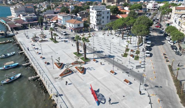 Çandarlı Cumhuriyet Meydanı, Deniz Seki konseriyle kapılarını açıyor!