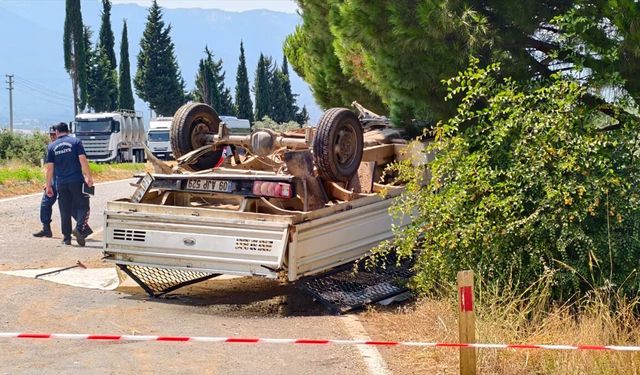 Aydın'da feci kaza! Devrilen kamyonette 3 kişi hayatını kaybetti