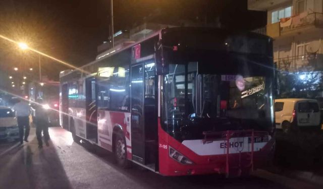 İzmir Bayındır’da ESHOT otobüsünde yangın: Motor kısmı hasar gördü