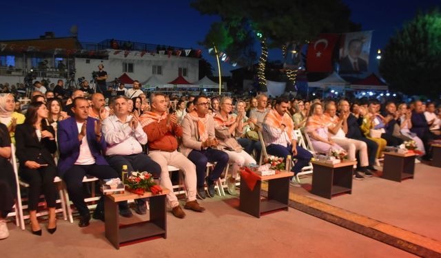 Menemen'de incir şöleni! 6. Festival renkli görüntülere sahne oldu