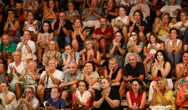 AASSM bahçesinde müzik ziyafeti: "Gece Makamı" İzmirlileri buluşturdu
