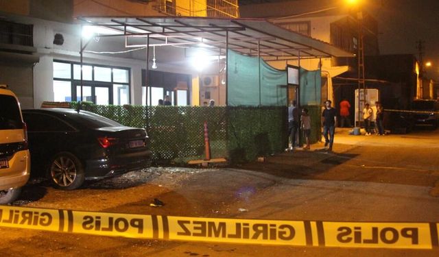 Kahvehaneye silahlı saldırı! Rastgele açılan ateşte 3 kişi yaralandı