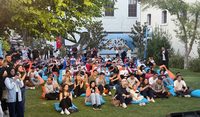 AK Parti İzmir Gençlik Kolları'ndan "Tercih Buluşmaları" programı!