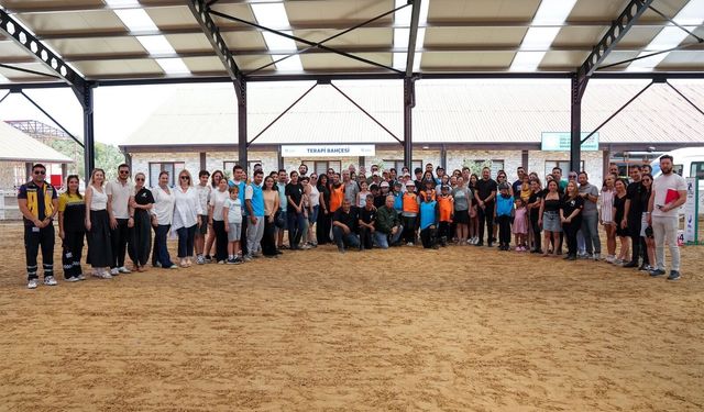 Aliapark’ta tarihi gün: Aliağalı biniciler engelleri aştı, lisansı kaptı!