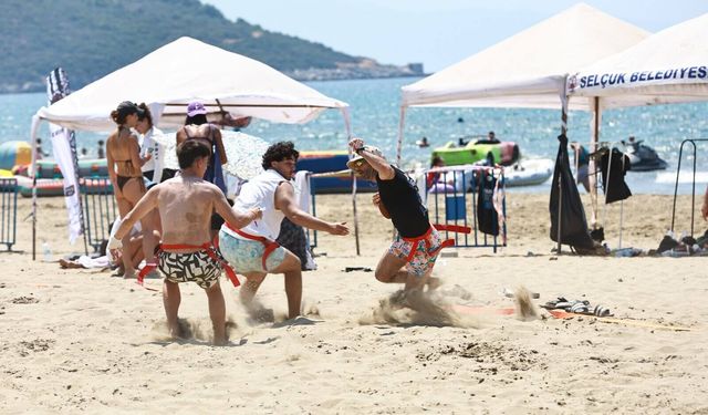 Pamucak’ta Flag Futbol heyecanı: 150 sporcu kıyasıya mücadele etti