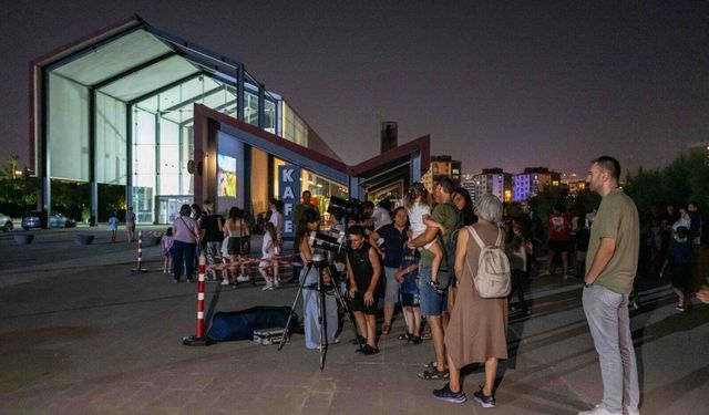Bornova’da gözler gökyüzüne çevrildi!