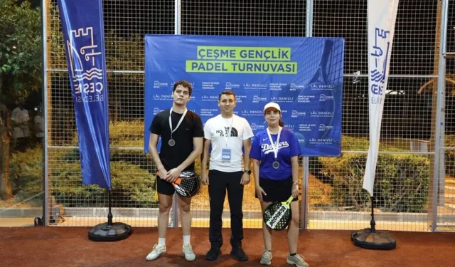 Çeşme'de gençlerin yeni adresi: 16 Eylül Kurtuluş Parkı'na padel kortu!