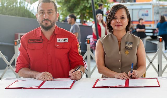 Deprem değil hatalı uygulama yıkıyor: Karabağlar ve AKUT’tan 10 yıllık yeni imzalar