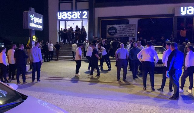 Düğünde çalan şarkı yüzünden birbirlerine girdiler! Hastanelik oldular...