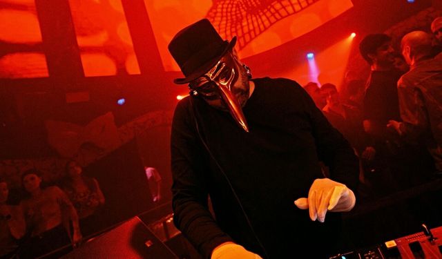 Dünyaca ünlü, maskeli gizemli DJ Claptone, Çeşme'ye geliyor