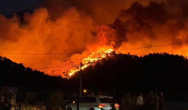 Fethiye alevlere teslim! Evler ve huzurevi tahliye edildi