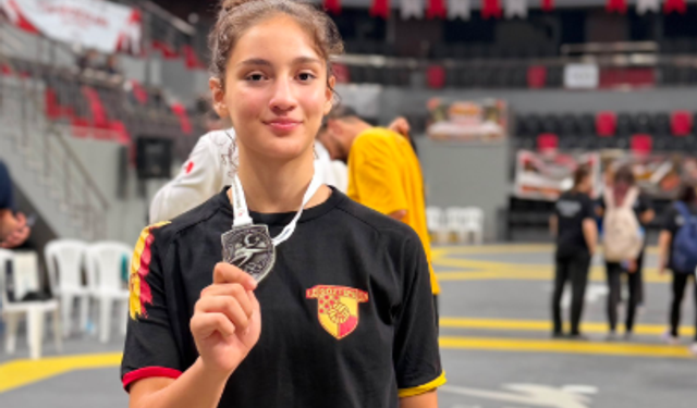 Göztepeli gençlerden tekvandoda büyük başarı! Üç madalya birden