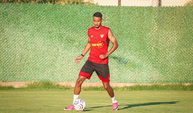 Göztepe'de yeni sezon mesaisi sürüyor! Stoilov'dan taktik ağırlıklı antrenman