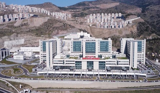 İzmir Şehir Hastanesi’nde yön bulma çilesi bitiyor! Telefonu açan hedefe ulaşıyor