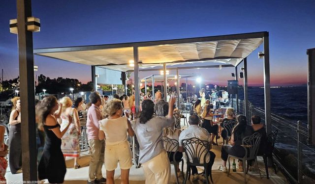 İzmir Marina Geceleri'nde bu hafta hangi grup sahne alacak?