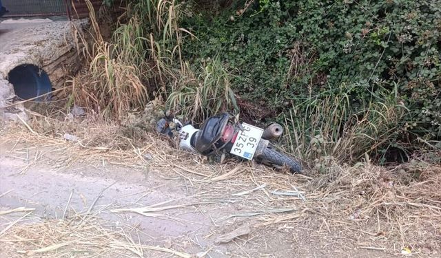 İzmir Ödemiş'te motosiklet sürücüsü şarampole yuvarlandı