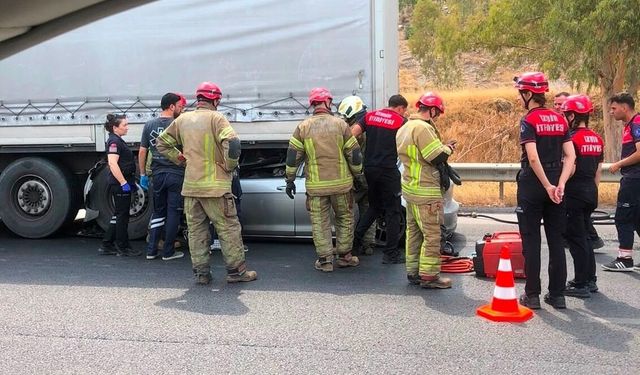İzmir Torbalı'da feci kaza! 19 yaşındaki sürücü hayatını kaybetti