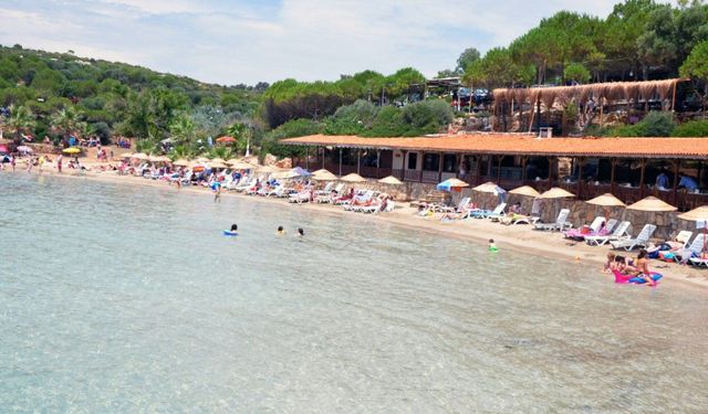 İzmir’de bu koyu gören Maldivler sanıyor: Tabanında tek bir taş bile yok