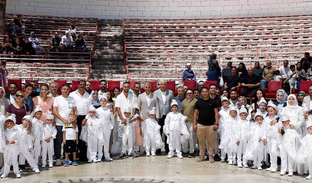 Kemalpaşa sokaklarında davul zurnalı konvoy: 30'dan fazla çocuk için şölen yapıldı!