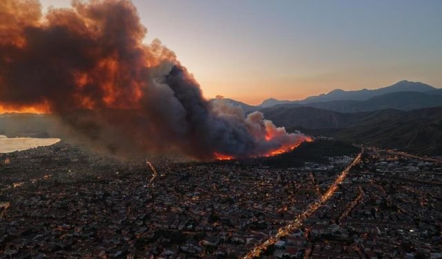 Fethiye'de alevler yerleşim yerlerine dayanmıştı! İşte son durum