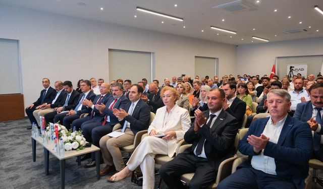 İzmir’de Tarım Ekonomisi ve Teknolojisi Zirvesi: “Tarım artık milli güvenlik meselesi”