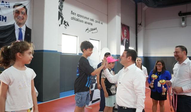 260 minik sporcu Torbalı’da buluştu! Geleceğin şampiyonları hamlelerini yarıştırdı