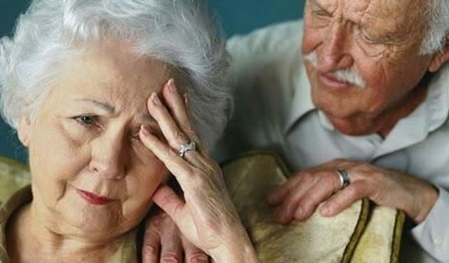 Alzheimer’da gözden kaçan tehlike! Hastalar sosyal hayattan koparılıyor