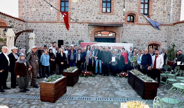 Bergama’da yılların imar düğümü çözüldü: Hak sahipleri tapularına kavuştu!