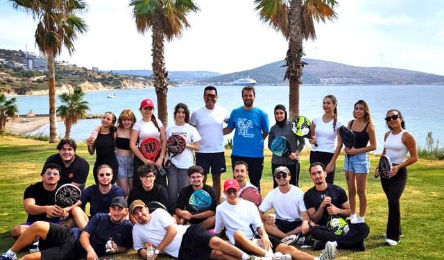 Çeşme’de gençler padel sporu ile tanıştı