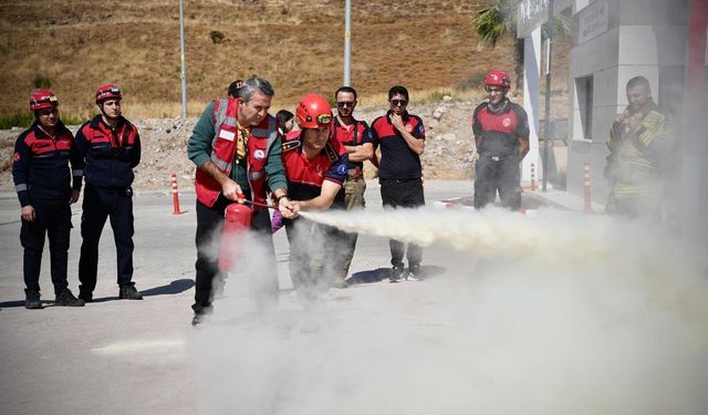 Dikili Devlet Hastanesi’nde gerçeği aratmayan tatbikat!