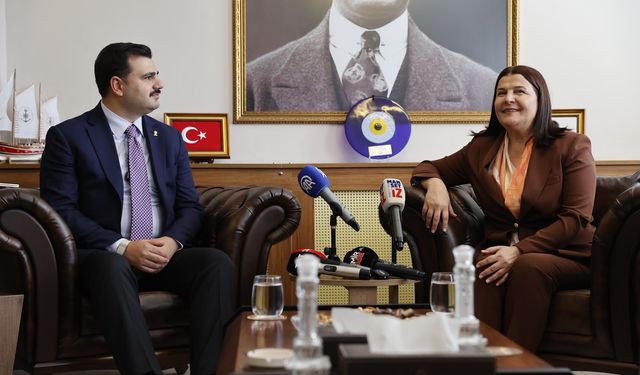 AK Partili İnan’dan Foça’da Özgür Özel’e tepki, başkanlara çağrı: İzmir için cesur ve yürekli olun!
