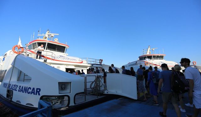 İzmir İZDENİZ seferlerinde dikkat çeken tablo! Hat sayısı azaldı, yolcu sayısı yükseldi