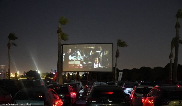 İzmir’de arabada sinema dönemi başlıyor! İşte gösterilecek filmler