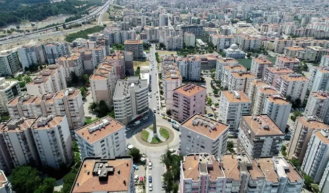 İzmir Buca'da riskli yapılar için imar planı değişikliği: 5 yıldan 10 yıla!