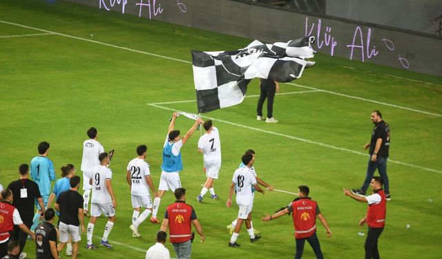 İzmir derbisinde bayrak krizine ağır fatura!