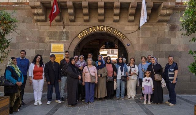 İzmir'de büyükşehirden emeklilere jest: İşte gün gün ücretsiz gezi takvimi...