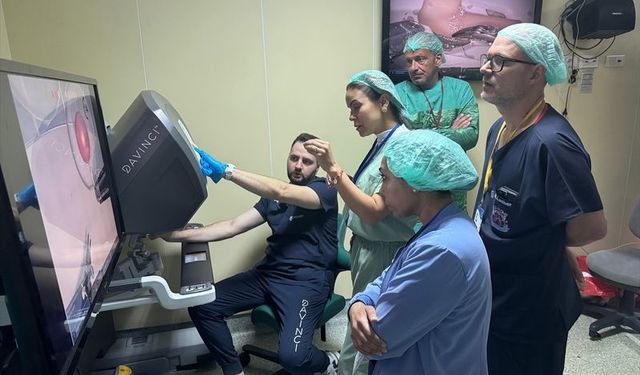 İzmir’de uluslararası çocuk cerrahisi çalıştayı düzenlendi