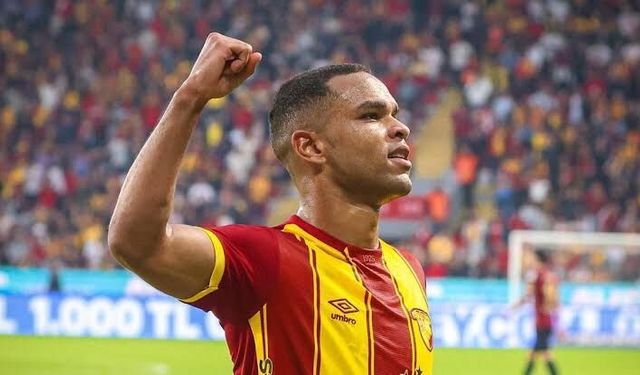 Juan Silva Göztepe'yi sırtlıyor!