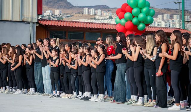 Son Mühür yazdı, Karşıyaka voleybolda yeni salonun temelini attı
