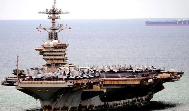 Paslı dev Tayland'da yaralarını saracak! USS Abraham Lincoln uçak gemisinin paslı görüntüsü dünya medyasının gündeminde