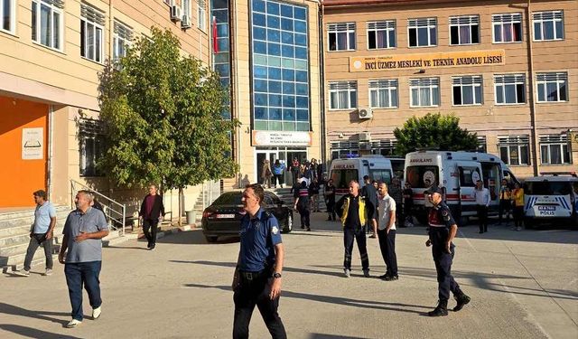 Manisa’daki okul saldırısı kamerada! Saldırganın gelişi ve kaçışı anbean görüntülendi