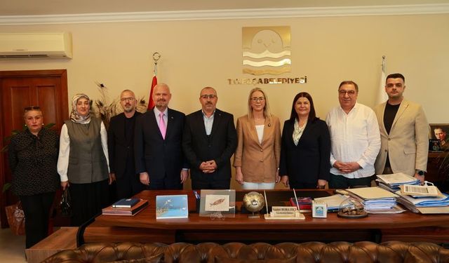 Saniye Bora Fıçı AK Parti İzmir heyetini makamında ağırladı: Birlikte güçlüyüz mesajı!